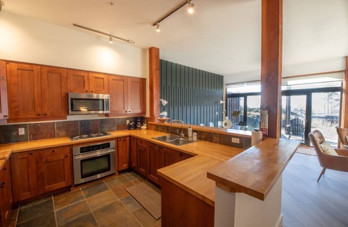 Ucluelet Condo | Big Beach Escape - Sleeps 6 - Pet Friendly!