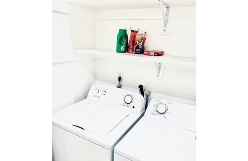 Woodlands House | Big Bear City/Lake Cabin Getaway w/ Hot Tub