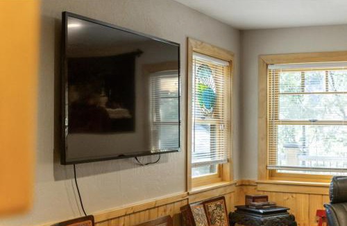 West Village House | Big Foot Hide Out Shaver Lake Mts