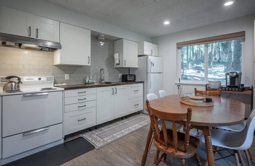 Dorrington Cabin | Bigfoot Escape | Dorrington Cabin with Bonus Room