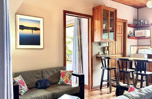 Monteverde Apartment | Birdwatcher’s Base in Monteverde – 2BR + Balcony, Walk to Curi-Cancha Reserve