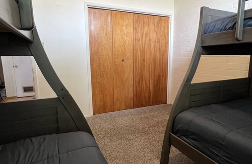 West Bishop House | Bishop FullHouse great for families and friends
