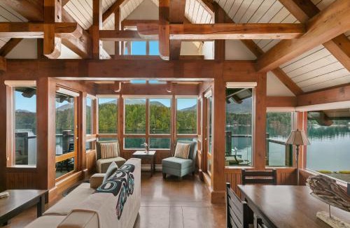 Ucluelet Apartment | Black Rock Landing