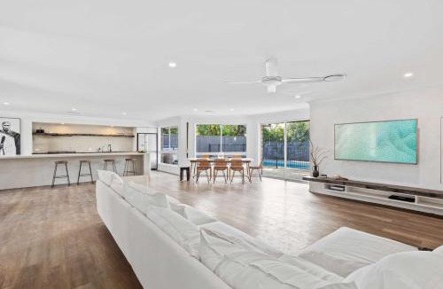 Burleigh Waters House | Black Shack Burleigh