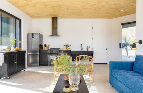 Downtown Palm Springs Hotel | Blackhaus Full Buyout by AvantStay | 16-Room Hotel