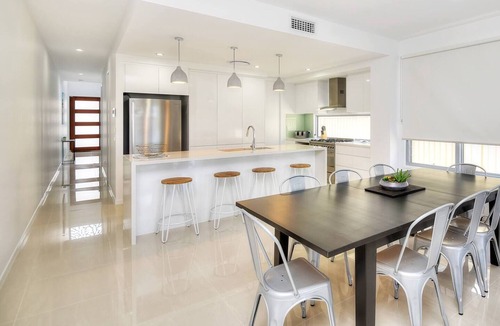 Surfers Paradise Villa | Bliss At Surfers Paradise walk to Surfers!