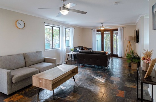 Willow Vale House | Bliss In The Treetops