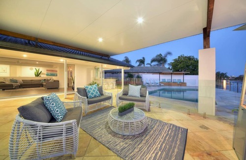 Mermaid Waters House | Bliss On The Point - Indulge yourself!