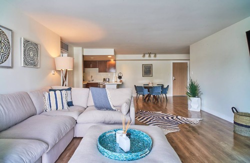 Marina del Rey Apartment | Blue Agate' Seaside Bright Waterfront Full Marina View Pool, Jacuzzi, Gym