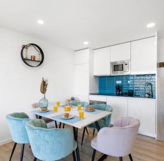 Espinho Apartment | Blue Breeze Espinho | Pool View, Gym & Balcony