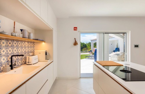 Mato Serrao Villa | Blueberry Breeze - Four Bedroom Villa, Sleeps 8