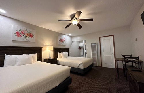 Cambria Hotel | Bluebird Inn