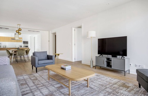Alvalade Apartment | Blueground | Alvalade, fully furnished & equipped