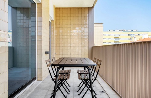 Alvalade Apartment | Blueground | Alvalade, fully furnished & equipped