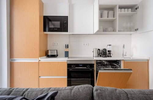 Santo Condestavel Apartment | Blueground | Campo de Ourique, fully furnished