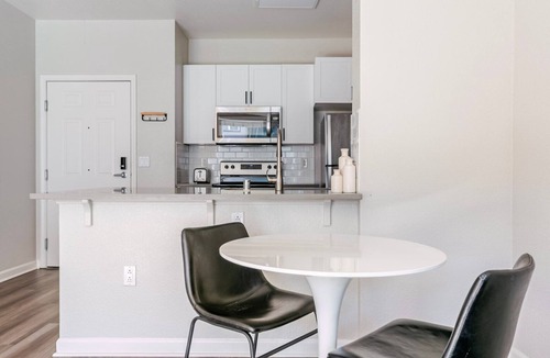 Emeryville Apartment | Blueground | Emeryville, pool, nr Bay Street Park