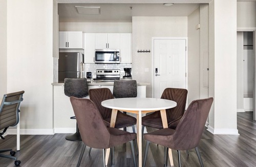 Emeryville Apartment | Blueground | Emeryville, pool, nr Bay Street Park