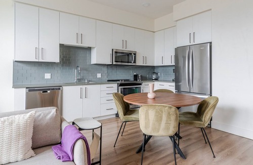 San Carlos Apartment | Blueground | San Carlos, pool, nr San Carlos Park