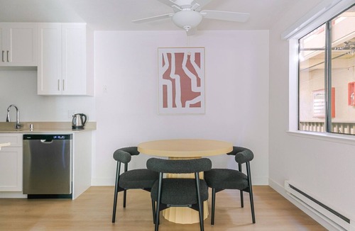Shoreline West Apartment | Blueground | Shoreline West, pool, nr Shoreline Park