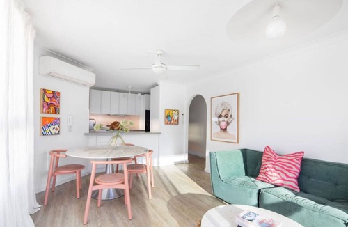 Broadbeach Apartment | Blush on Broadbeach-250m to beach-pet friendly