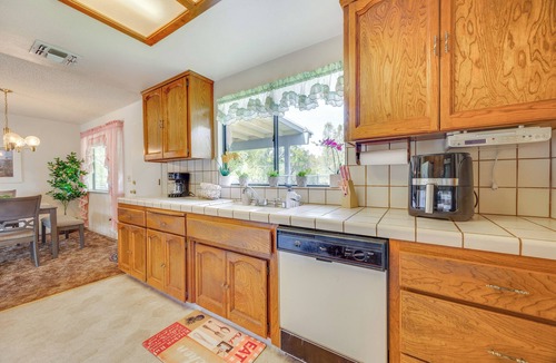 Yosemite Lakes House | Boat, Fish & Golf: Coarsegold Retreat w/Hot Tub