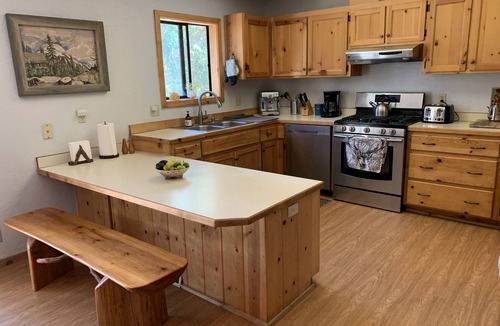 Idyllwild Cabin | Bohemian rustic cabin in the Pines (dog friendly)
