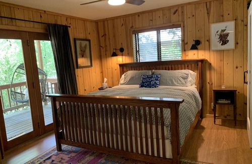 Idyllwild Cabin | Bohemian rustic cabin in the Pines (dog friendly)