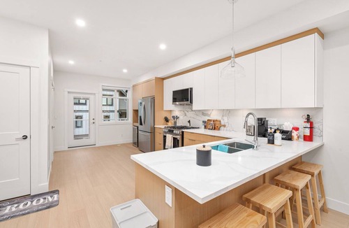Willoughby House | Brand New 3BR Townhome - Roof Top Patio Garage