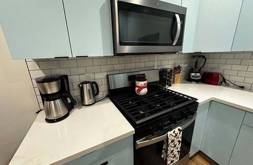 Los Angeles House | Brand new 6 bedroom 4 bath 9 beds 4 parkg 16+ppl central air, all new