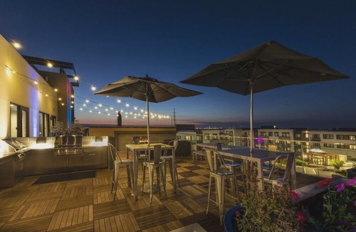 Menlo Park Apartment | Brand New Anton Menlo Luxury Studios with Great Onsite Amenities