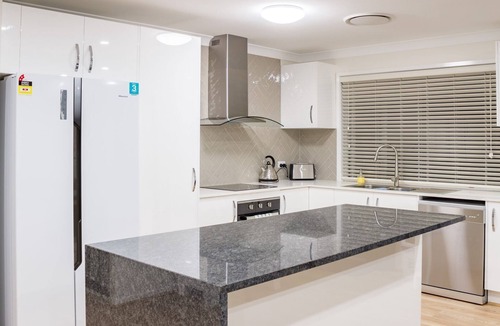 Bundamba House | Brand New Executive Living