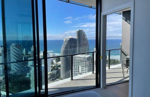Broadbeach Apartment | Brand new luxury OceanView 2beds apt 40F