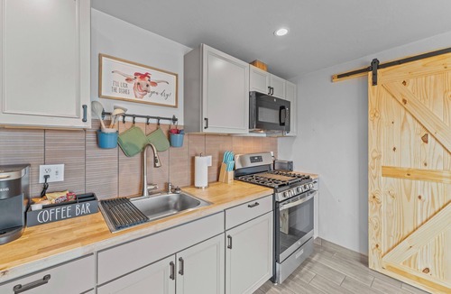 Wickenburg House | Brand new private secluded bungalow with breath taking views!