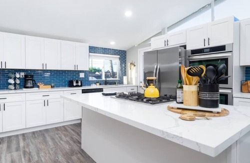 Allied Gardens House | BRAND NEW Remodeled 5 Bd Home - Spacious and Serene!
