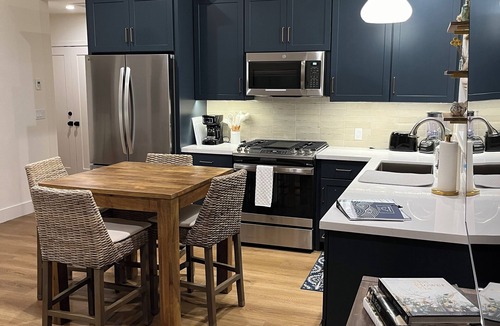Santa Barbara Cottage | Brand new Santa Barbara 2 bed 2 bath guest house with private beach key access.