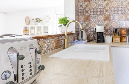 Bongaree House | Bribie Boho - 250m to the Waterfront (Pet Friendly)