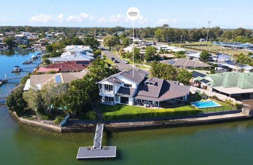 Banksia Beach House | Bribie Waterfront Retreat - Pontoon, Pool & Kayaks