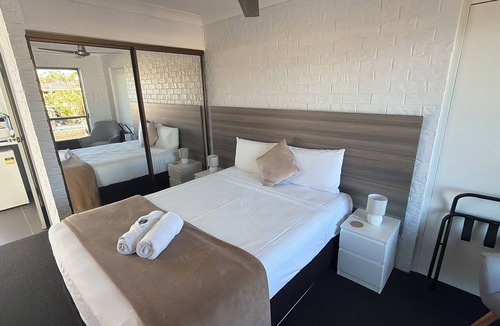 Bongaree Hotel | Bribie Waterways Motel