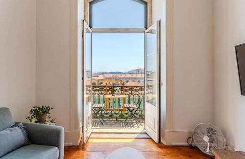 Alcantara Apartment | Bridge View Balcony, near LX Factory and Belém