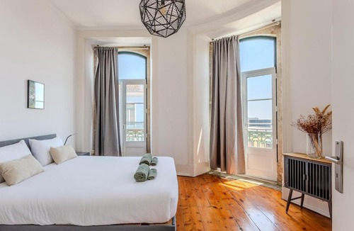 Alcantara Apartment | Bridge View Balcony, near LX Factory and Belém