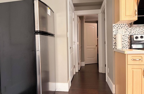 Vancouver South House | Bright & Cozy 1B1B-Near YVR/DT/Free Parking