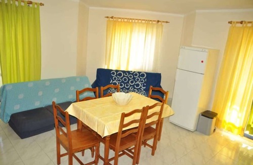Atalaia Apartment | Bright Spacious Apartment with Sea View Balcony – Walk to Beach (8 Guests)