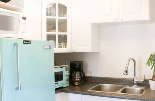 Brackendale House | Bright & Spacious Riverside House in Quiet Squamish Neighbourhood W/Hot Tub