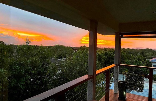 Wynnum West House | Brisbane's Best Large-Group Home | 6BR | Pool, Sauna & Gym | Sleeps 14