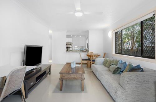Broadbeach Apartment | Broadbeach Cozy Apartment