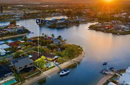 Broadbeach Waters House | Broadbeach Oasis NE Wfront Pool