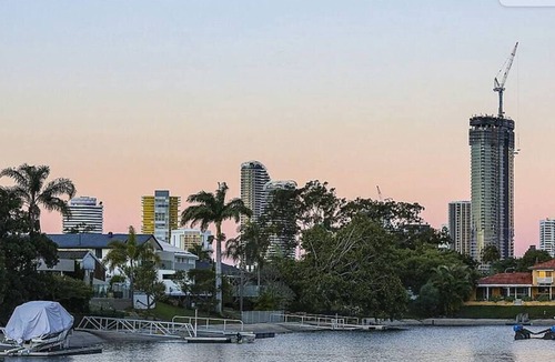 Broadbeach Waters House | Broadbeach Oasis NE Wfront Pool