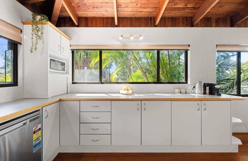 Buderim House | Buderim Rustic Retreat - Pool & Pet Friendly