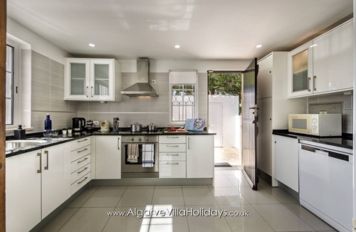 Guia Villa | Buganvilia - Lovely 3 bedroom villa in Guia