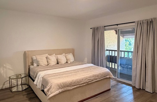 Burbank Condo | Burbanks Hidden Gem